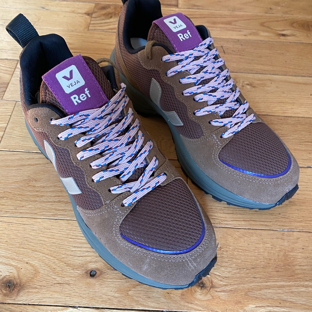 Veja Men's Brown and Purple Sneakers